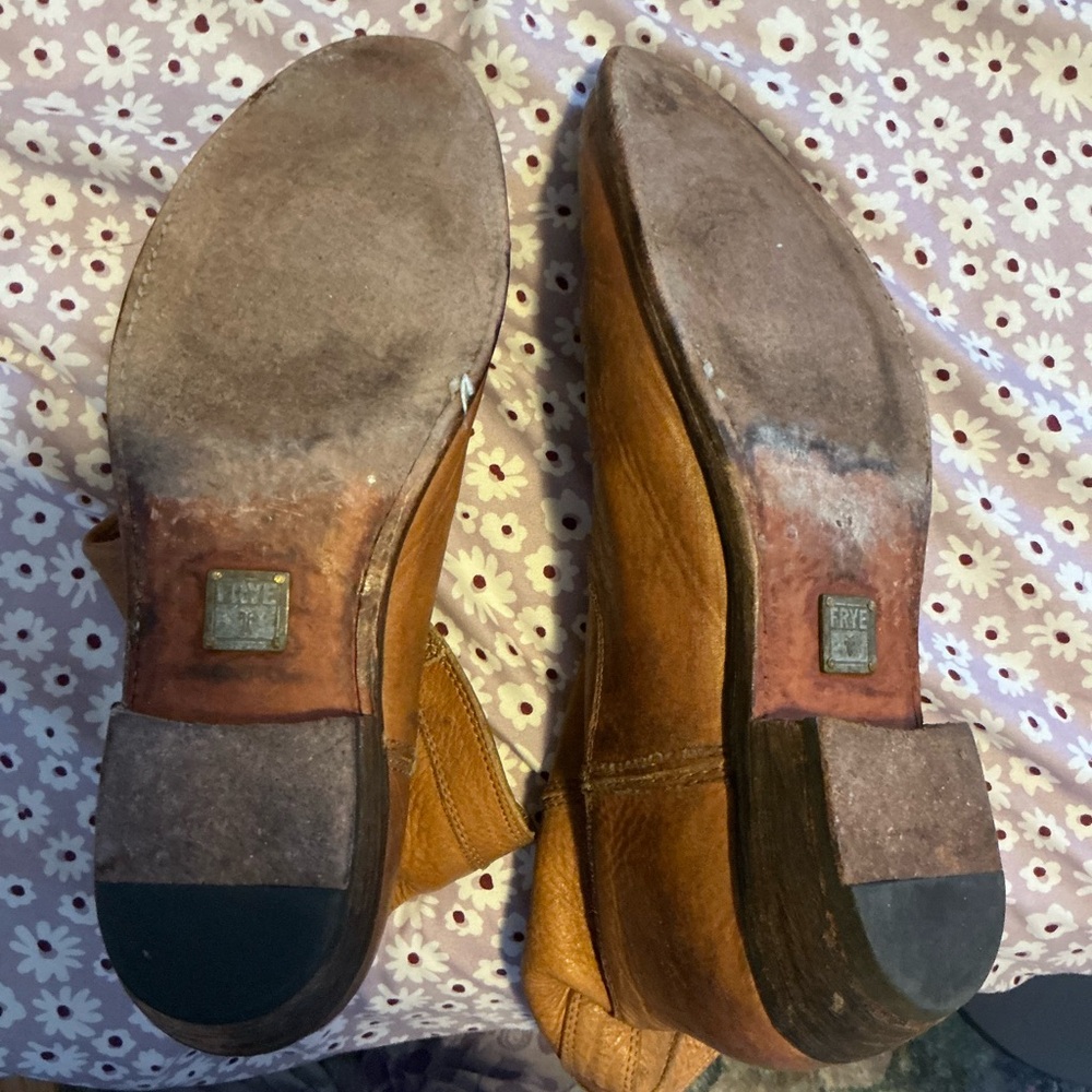 Vintage Frye Distressed Camel Tan Leather Boots size 10